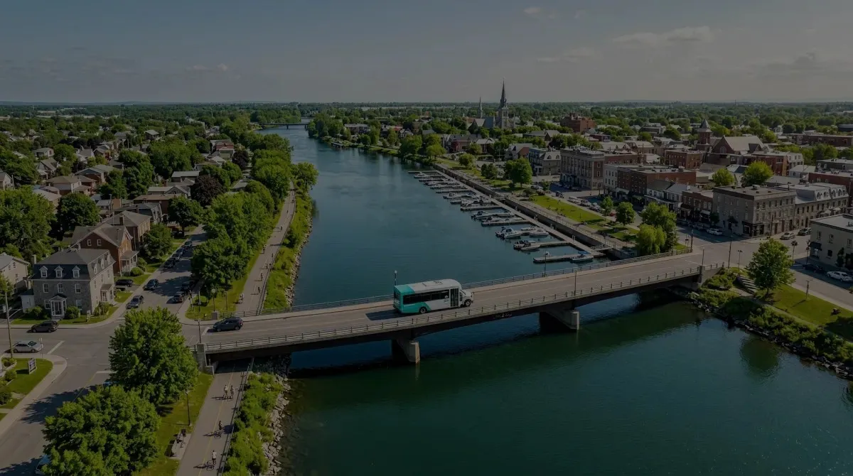 Vue aérienne de Salaberry-de-Valleyfield et de son pont